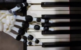 3D打印機械手陪你重溫圣誕歌曲！